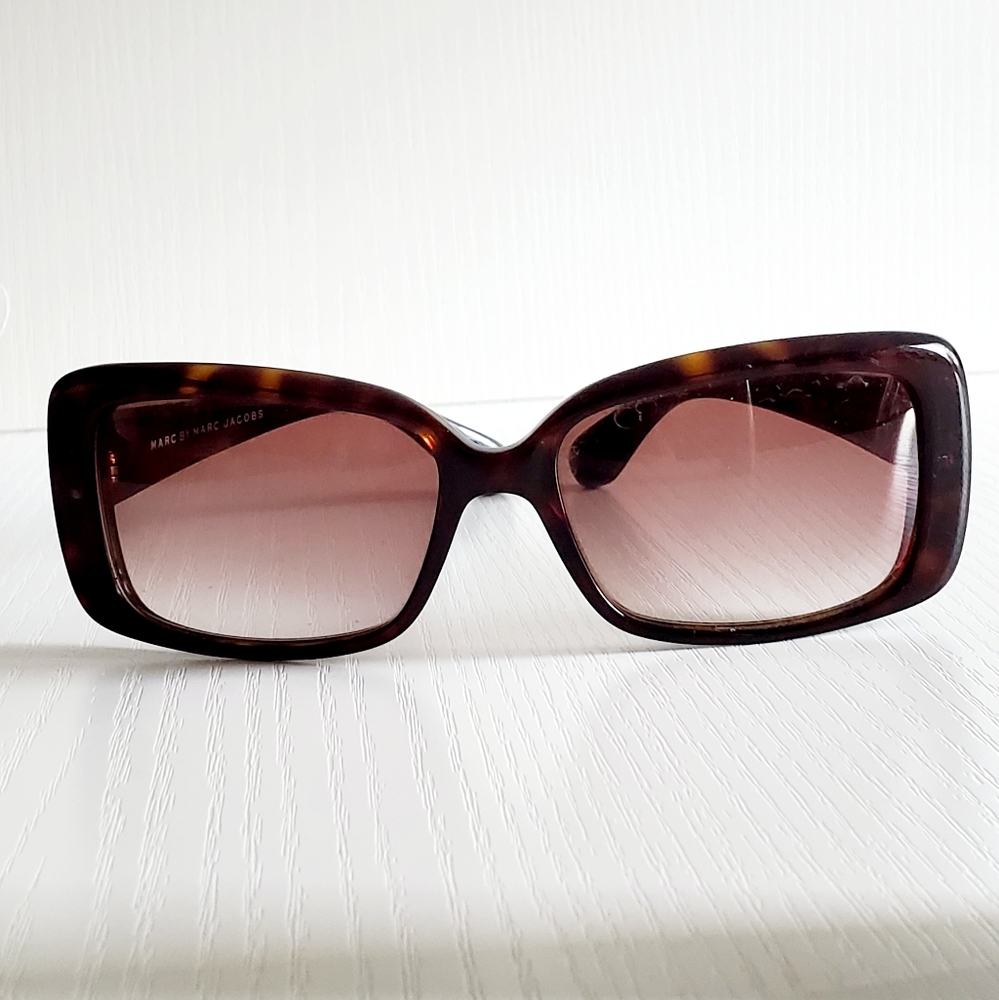 MARC JACOBS - Classic Sunglasses - Picture 7 of 12
